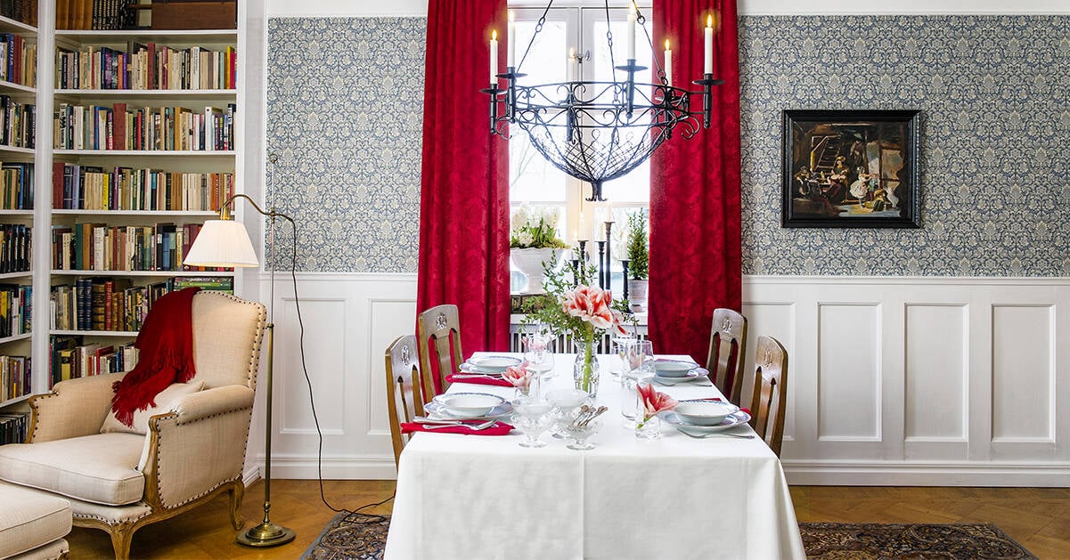 Så här fixar du din egen bröstpanel i trä hemma