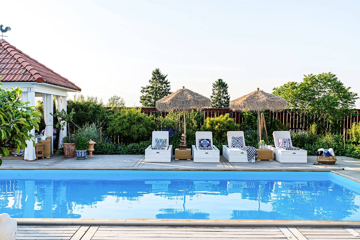 Pool med känsla av ett asiatiskt spa – i Östergötland