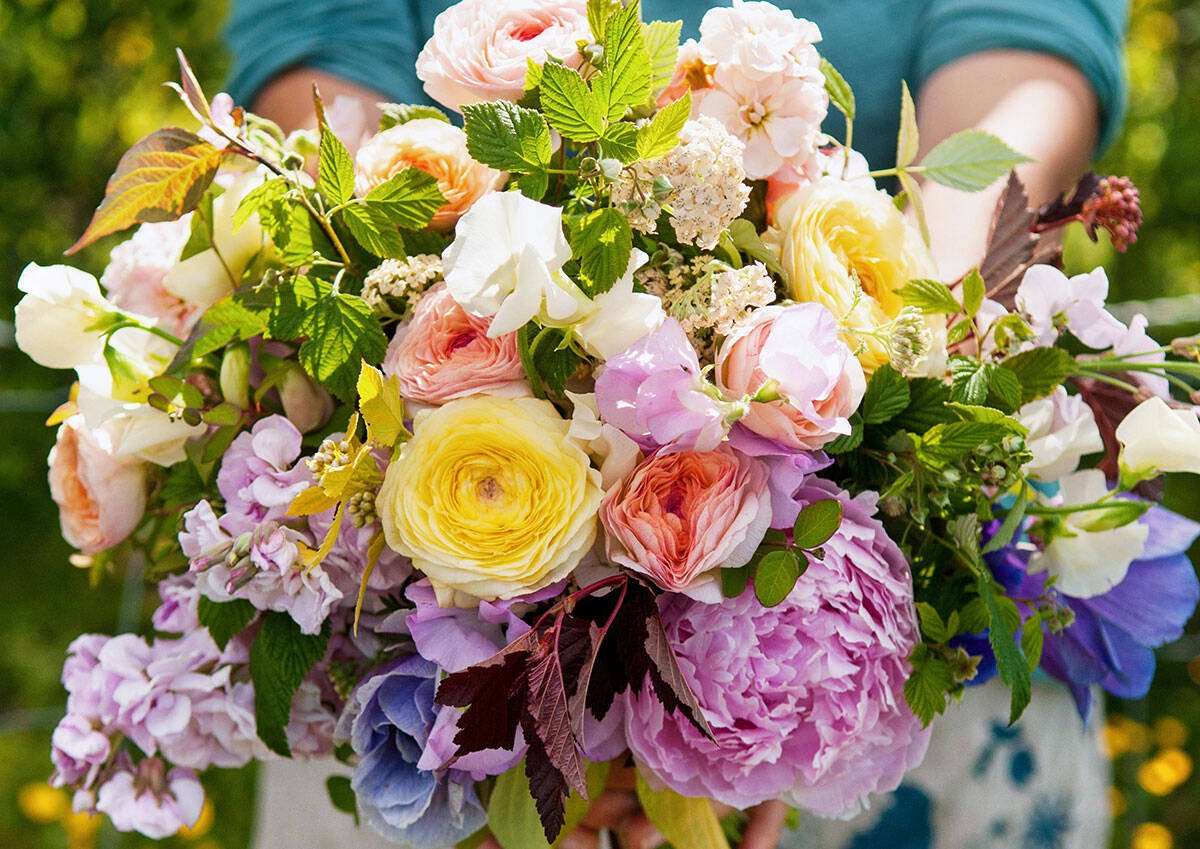 Floristens bästa knep för att binda den vackraste buketten av sommarblommorna