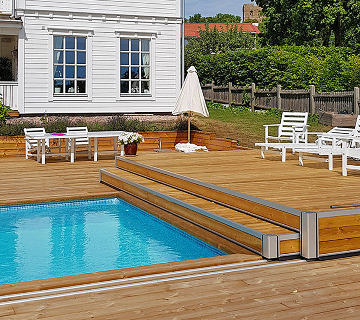 Smart och snyggt pooldäck