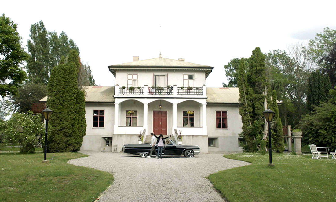 Bo i samma rum som Sveriges artistelit – nu är Så mycket bättre-huset till salu