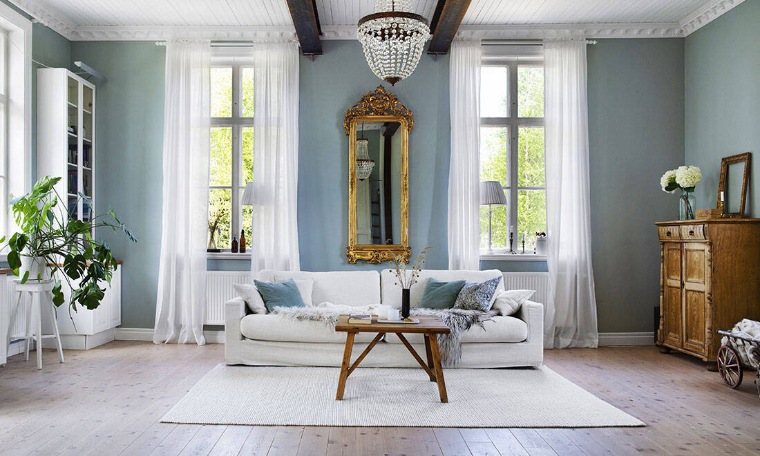 Snickarglädje och charm i den gamla byskolan – kika in