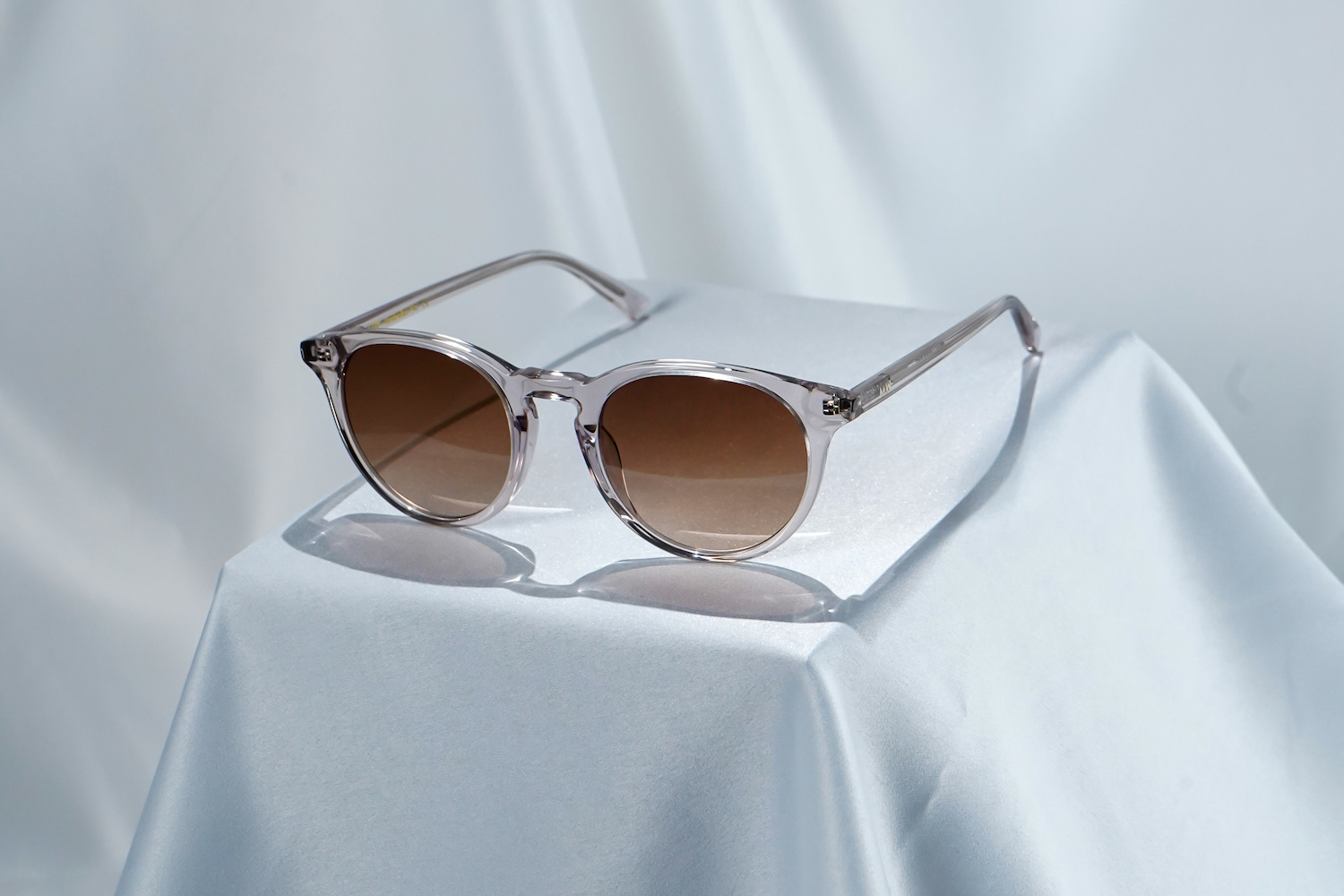 Danska märket lanserar ny kollektion solglasögon – med sommarens modefärg ￼