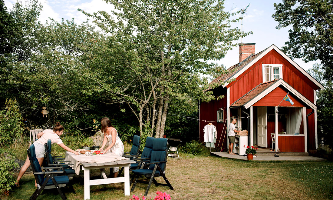 Så håller du sams med släkten i sommarstugan – expertens viktigaste råd
