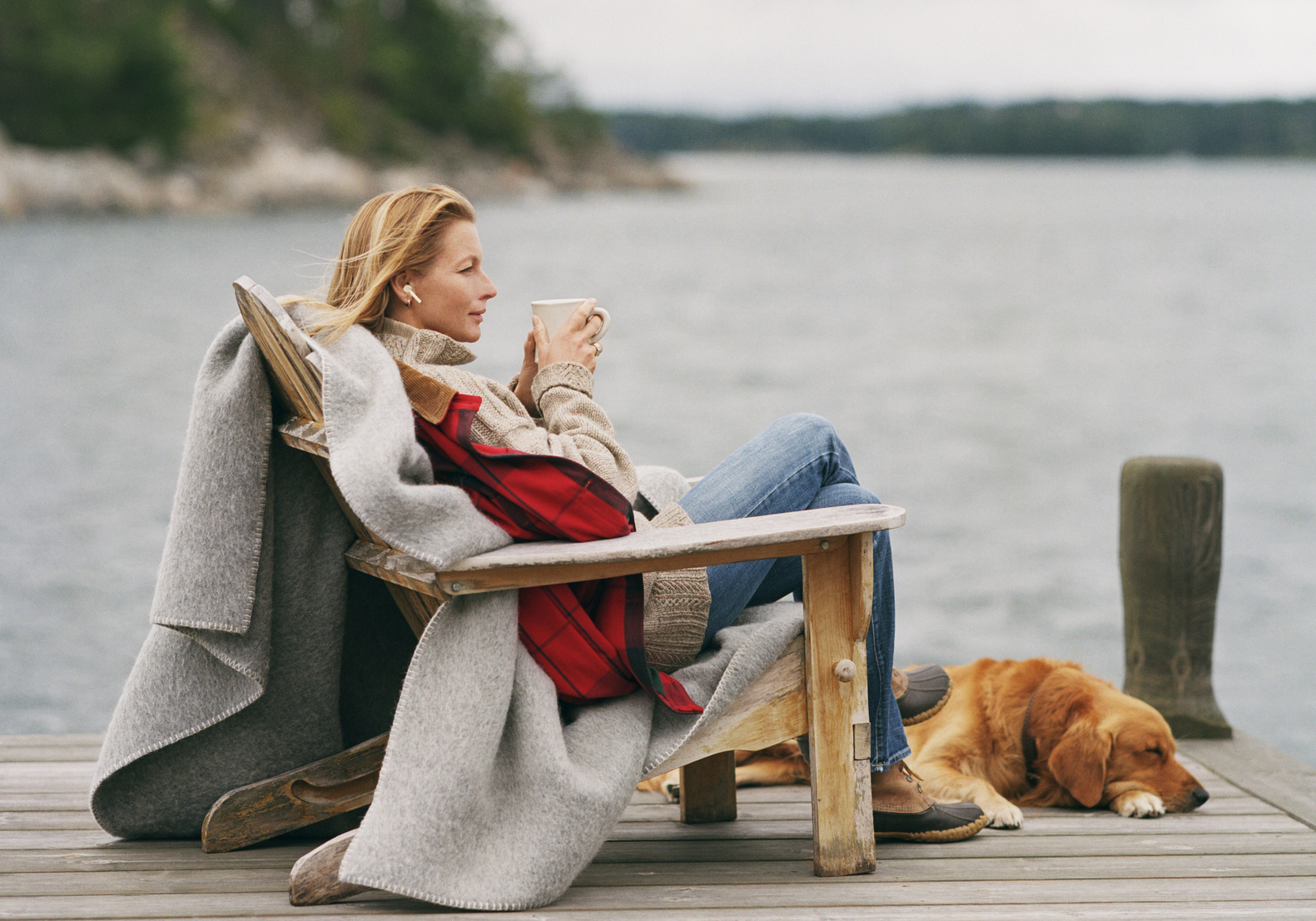 Kärlek, hemligheter och dramatik – två mysiga ljudboksserier att njuta av