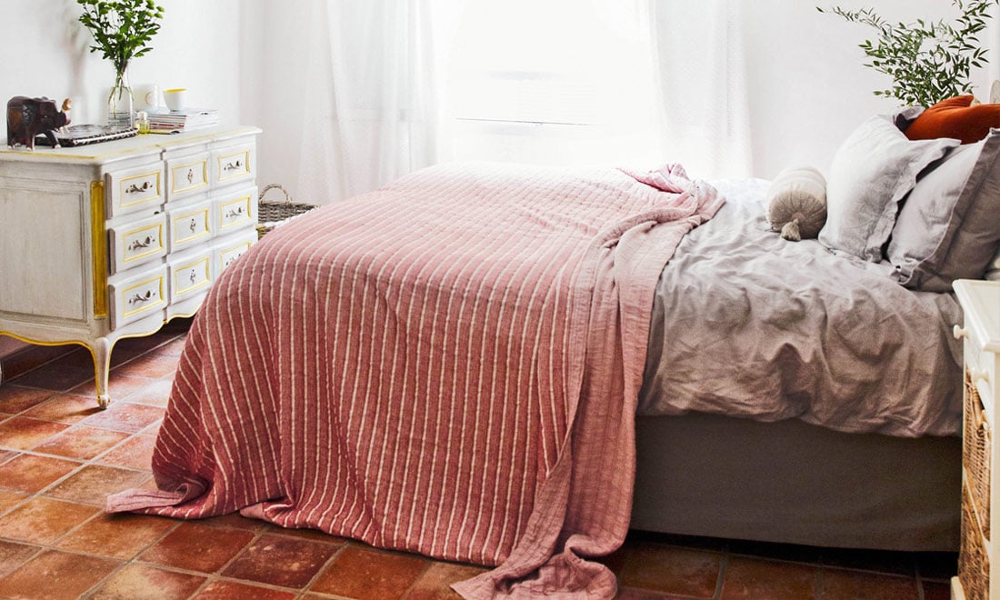 Så rengör du bäddmadrassen med smarta (och enkla!) husmorsknepet