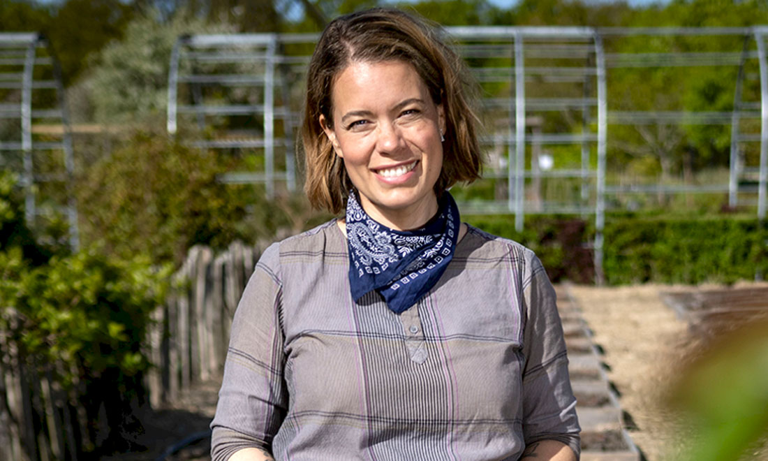 Linnéa Dickson skapar drömträdgårdar i nya SVT-programmet: ”Försöker se det med deras ögon”