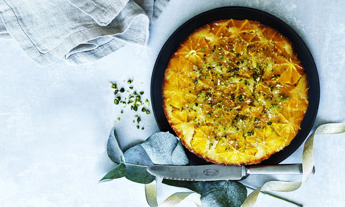 Recept: Uppochner-kaka med apelsin och pistaschnötter