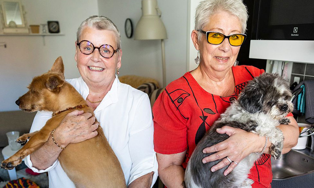 Grannarna Birgitta och Lena flyttade ihop när hyran höjdes – för att spara pengar