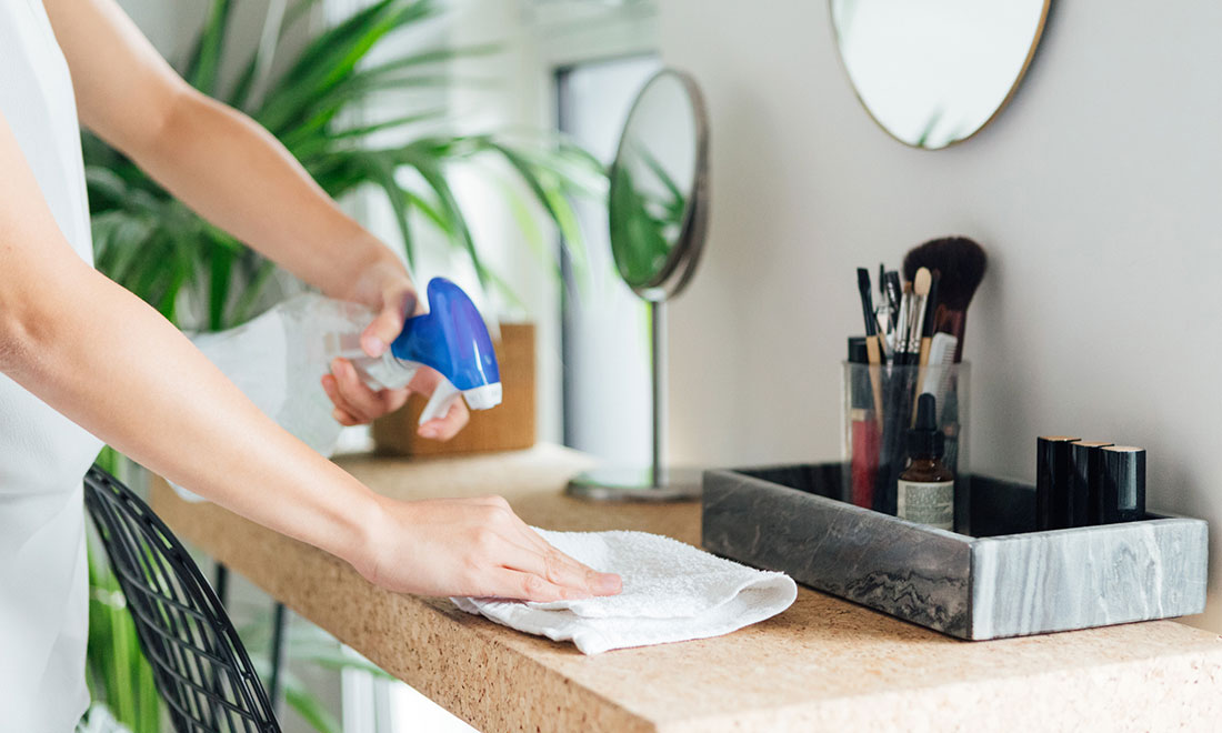 Trött på damm? Prova husmorsknepet som gör att du bara behöver damma en gång i månaden