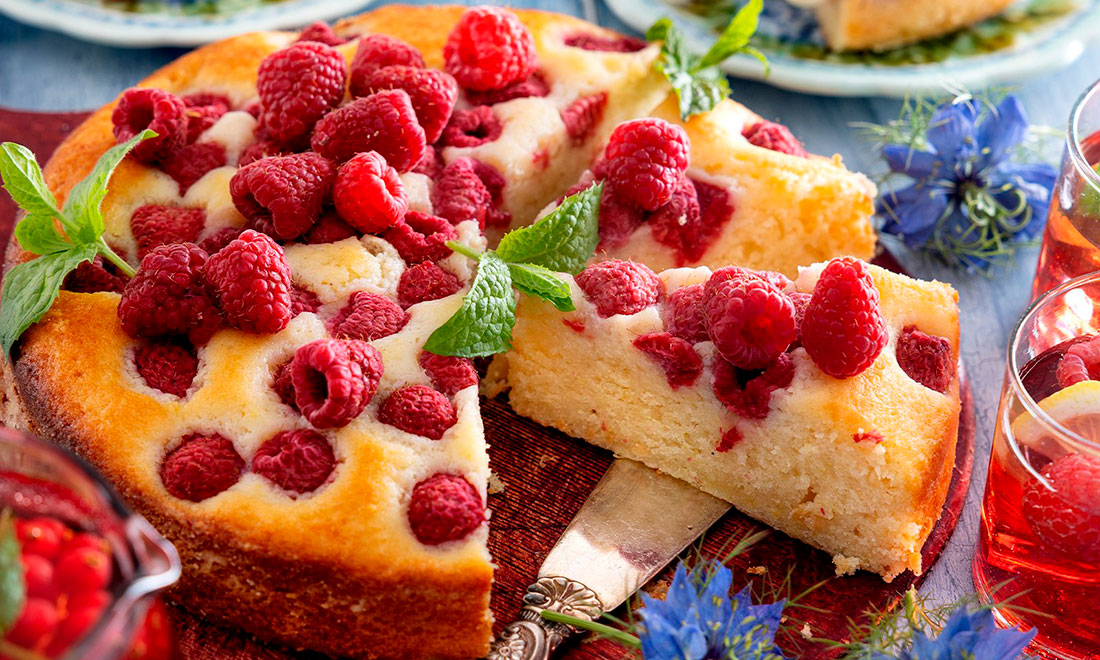 Recept: Ricottakaka med hallon och citron