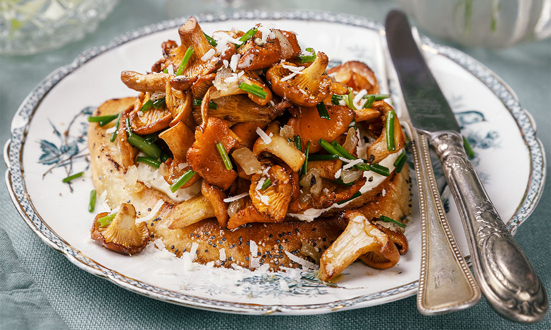 Recept: Gör en klassisk kantarellmacka på en kvart