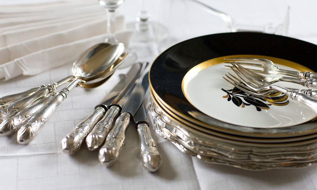 Så vårdar du silverbestick och bestick med träskaft – 8 viktiga tips