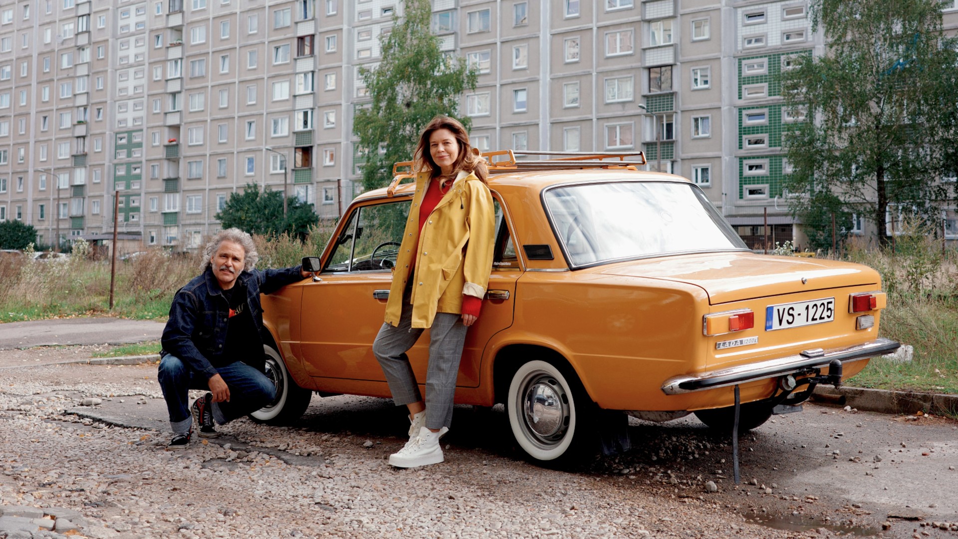 Erik och Lotta besöker världens mest sågade resmål i ny tv-satsning